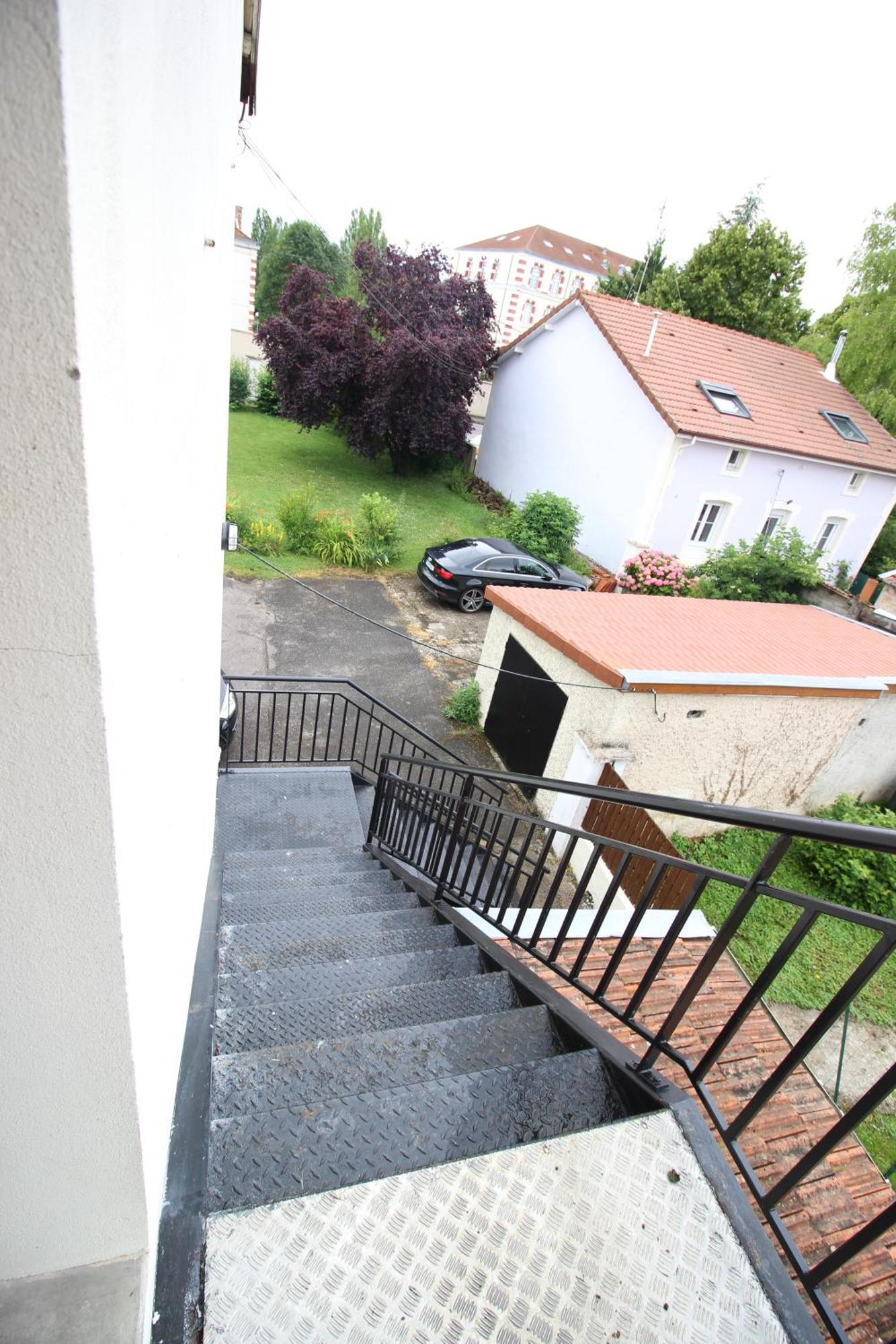 3 Chambres - Tres Grand Jardin Privee - Terrasse Privee - Garage Velo Et Moto - Parking Voiture Privee Dans La Propriete - Gere Par Presta-Zen'Services Thierville-sur-Meuse エクステリア 写真