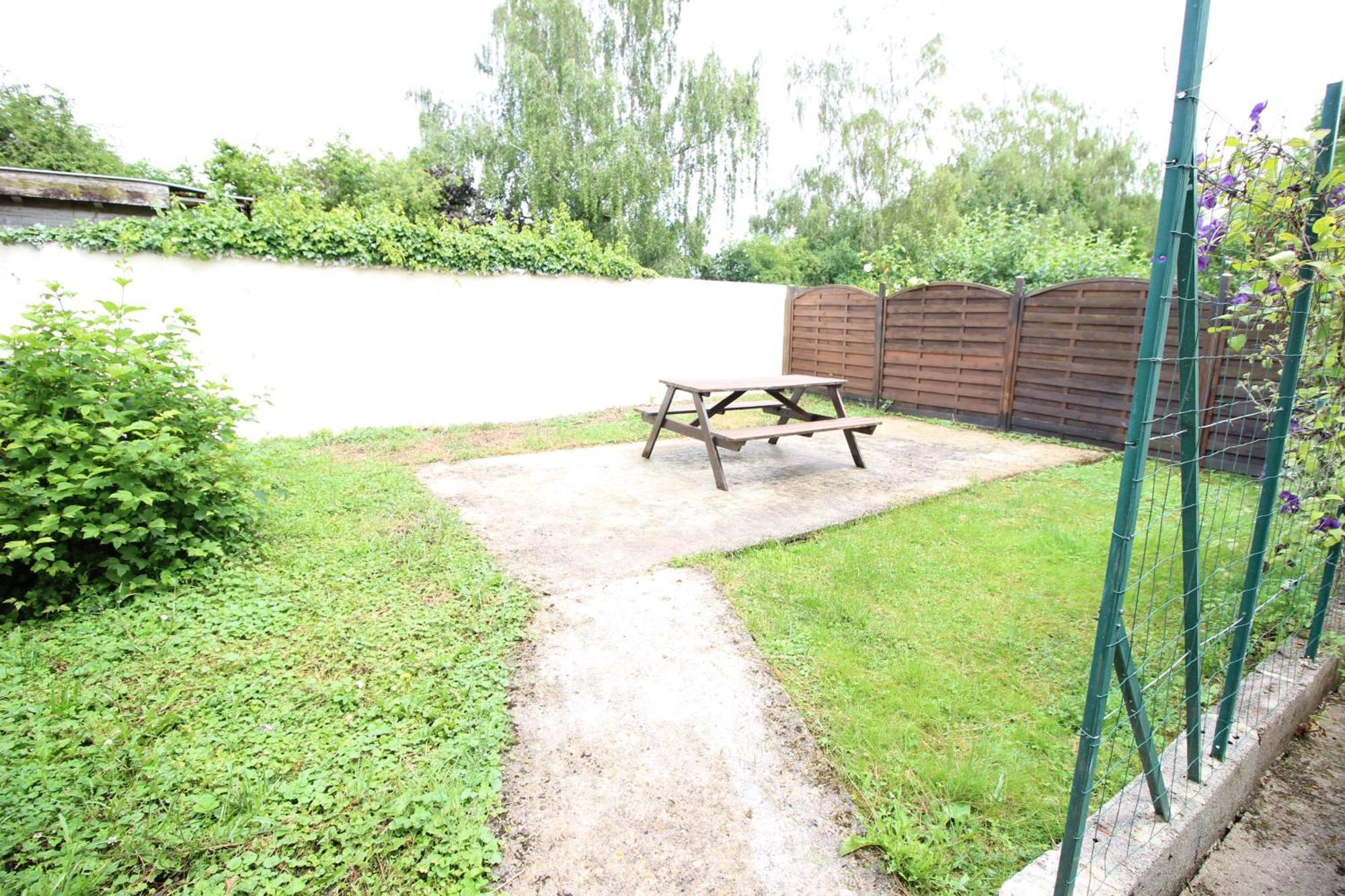 3 Chambres - Tres Grand Jardin Privee - Terrasse Privee - Garage Velo Et Moto - Parking Voiture Privee Dans La Propriete - Gere Par Presta-Zen'Services Thierville-sur-Meuse エクステリア 写真