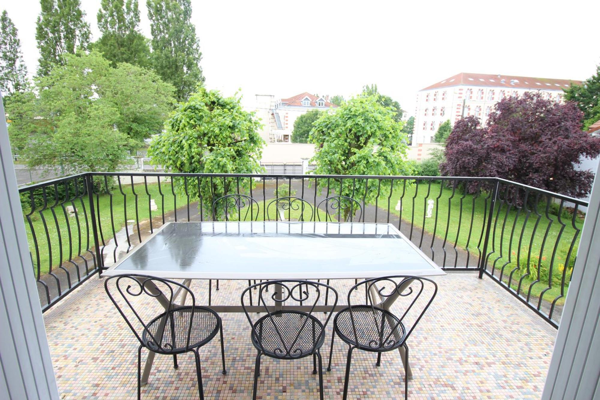 3 Chambres - Tres Grand Jardin Privee - Terrasse Privee - Garage Velo Et Moto - Parking Voiture Privee Dans La Propriete - Gere Par Presta-Zen'Services Thierville-sur-Meuse エクステリア 写真